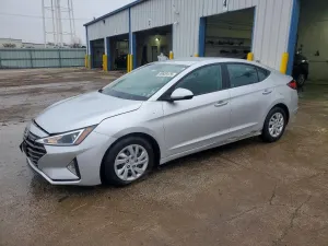 Hyundai Elantra SE 2.0L 4 2019