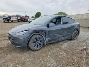 Tesla Model Y 2025