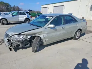 Toyota Camry LE 3.0L 6 2004