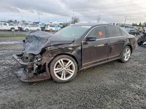 Volkswagen Passat SEL 2.0L 4 2014