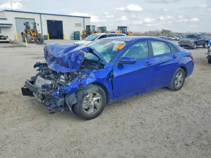 Hyundai Elantra SE 2.0L 4 2024