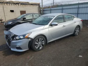 Nissan Altima S 2.5L 4 2020