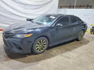 Toyota Camry LE 2.5L 4 2020