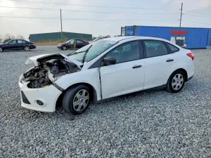 Ford Focus S 2.0L 4 2012