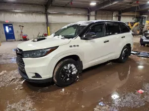 Toyota Highlander 3.5L 6 2015