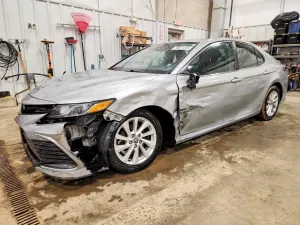 Toyota Camry LE 2.5L 4 2021