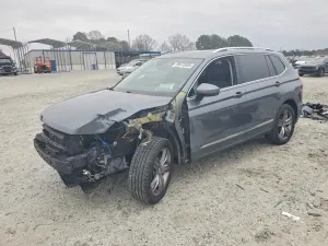 Volkswagen Tiguan SE 2.0L 4 2021