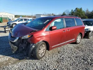 Toyota Sienna XLE 3.5L 6 2015