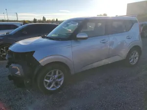 Kia Soul LX 2.0L 4 2020