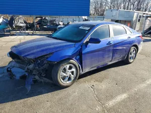 Hyundai Elantra SE 2.0L 4 2023