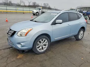 Nissan Rogue S 2.5L 4 2013