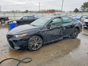 Toyota Camry SE 2.5L 4 2020