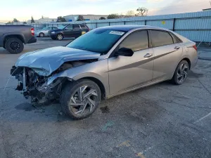 Hyundai Elantra SEL SPORT 2.0L 4 2025