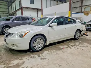 Nissan Altima BASE 2.5L 4 2012