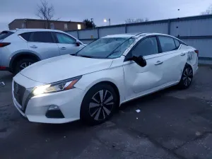 Nissan Altima SV 2.5L 4 2022