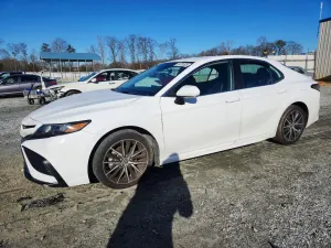 Toyota Camry SE 2.5L 4 2022