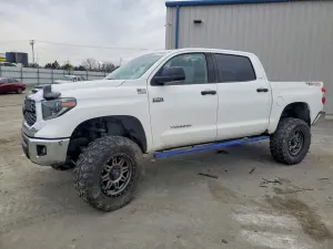 Toyota Tundra CREWMAX SR5 5.7L 8 2020