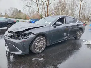 Lexus ES 300H BASE 2.5L 4 2025