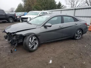 Hyundai Elantra LIMITED 2.0L 4 2024