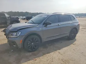 Volkswagen Tiguan SE 2.0L 4 2021