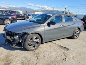 Hyundai Elantra SEL SPORT 2.0L 4 2025