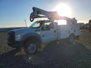 Ford F550 SUPER DUTY 6.7L 8 2011