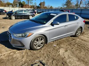 Hyundai Elantra SE 2.0L 4 2017