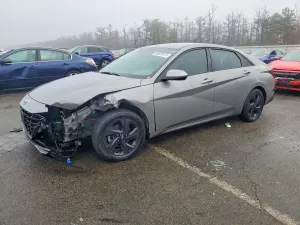 Hyundai Elantra SEL 2.0L 4 2022