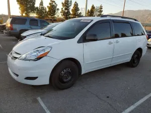 Toyota Sienna CE 3.5L 6 2008