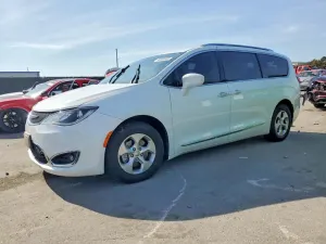 Chrysler Pacifica TOURING L PLUS 3.6L 6 2017