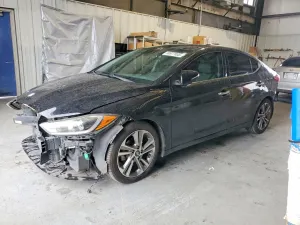 Hyundai Elantra SE 2.0L 4 2017