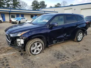 Toyota Highlander LE 2.4L 4 2025