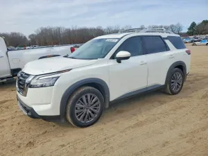 Nissan Pathfinder SL 3.5L 6 2023