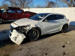 Infiniti QX30 BASE 2.0L 4 2017