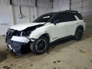 Nissan Pathfinder SV 3.5L 6 2023