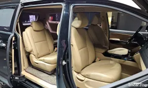 Kia Canival 9-seater Prestige 2017