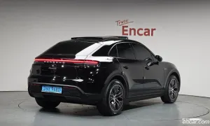 Porsche Macan Base 4 2025