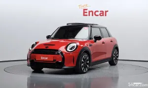 Mini Cooper Third Generation 5Door Classic Launch Pack 2022
