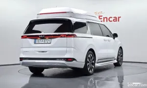 Kia Canival Signature 9-Seater Hi-Limousine 2023