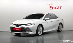 Toyota Camry 2.5 XLE Hybrid 2019