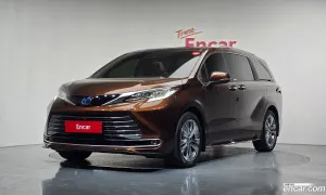 Toyota Sienna 2.5 Hybrid 2WD 2023