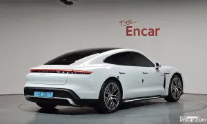 Porsche Taycan Turbo 2021