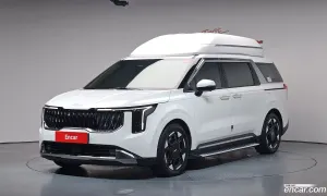 Kia Canival Signature 9-Seater Hi Limousine 2024