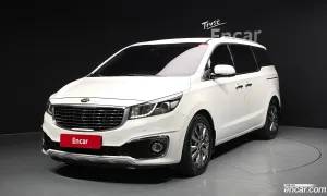 Kia Canival VIP 7-seater Limousine 2017