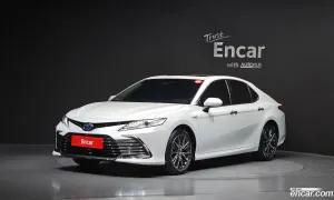 Toyota Camry 2.5 XLE Hybrid 2024