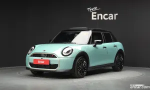 Mini Cooper 5 Door Favoured 2024