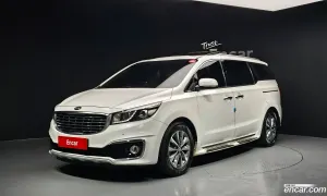 Kia Canival 9-seater Luxury 2016