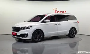 Kia Canival VIP 7-seater Limousine 2016