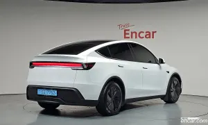 Tesla Model y RWD 2025
