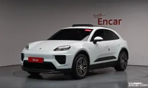 Porsche Macan Base 4 2025